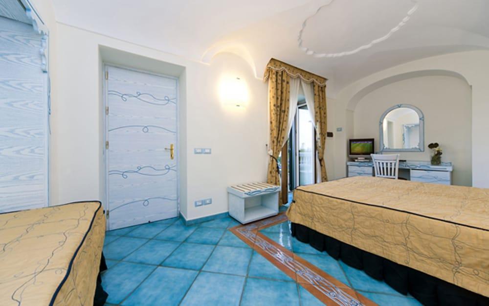 Bellevue Benessere&relax Hotel 4*